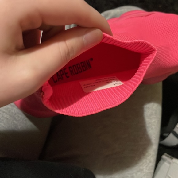 Been used still in good condition super comfy - Picture 3 of 3